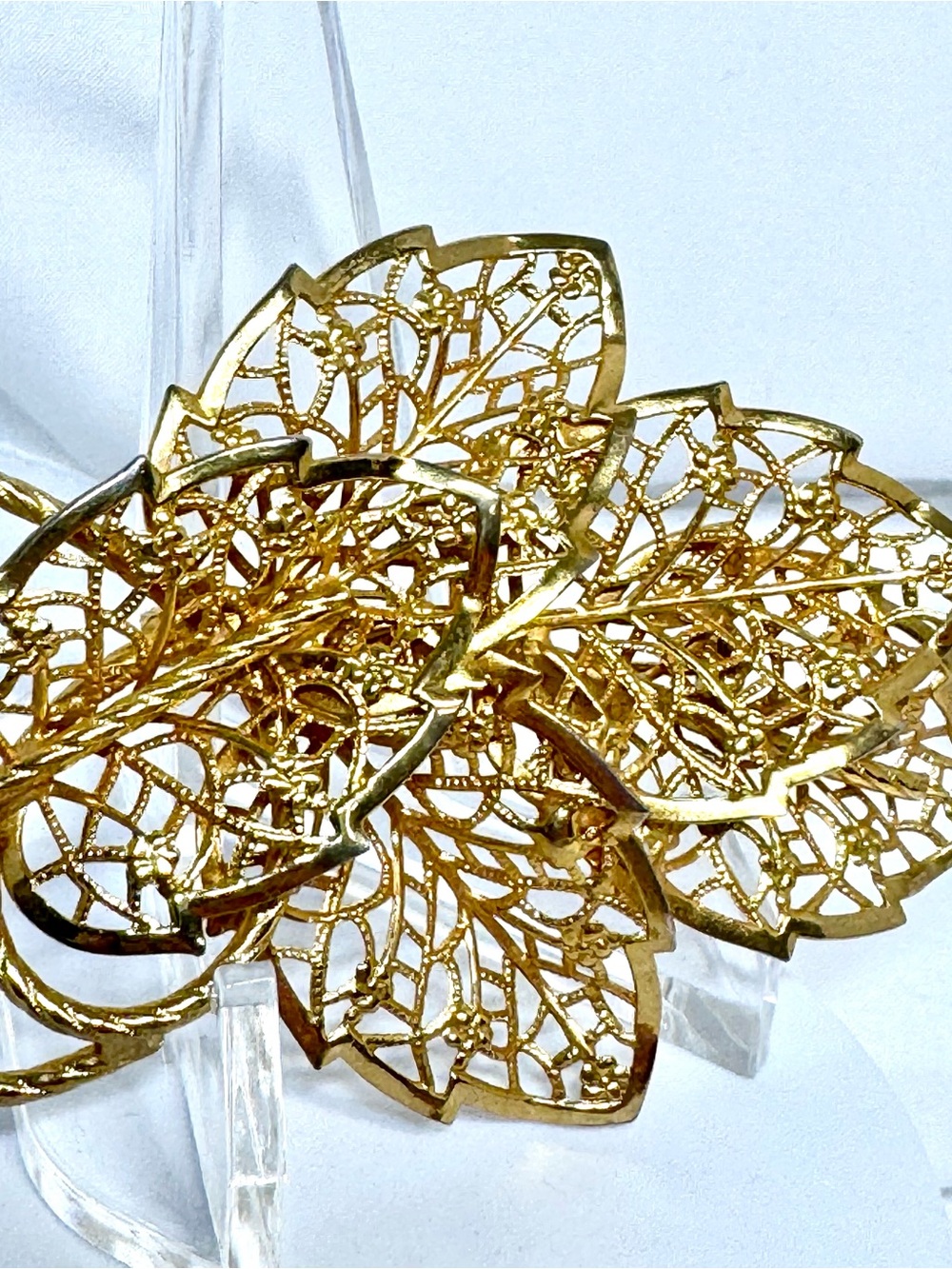 Collectible Judy Lee Gold Filigree Leaf Statement Brooch